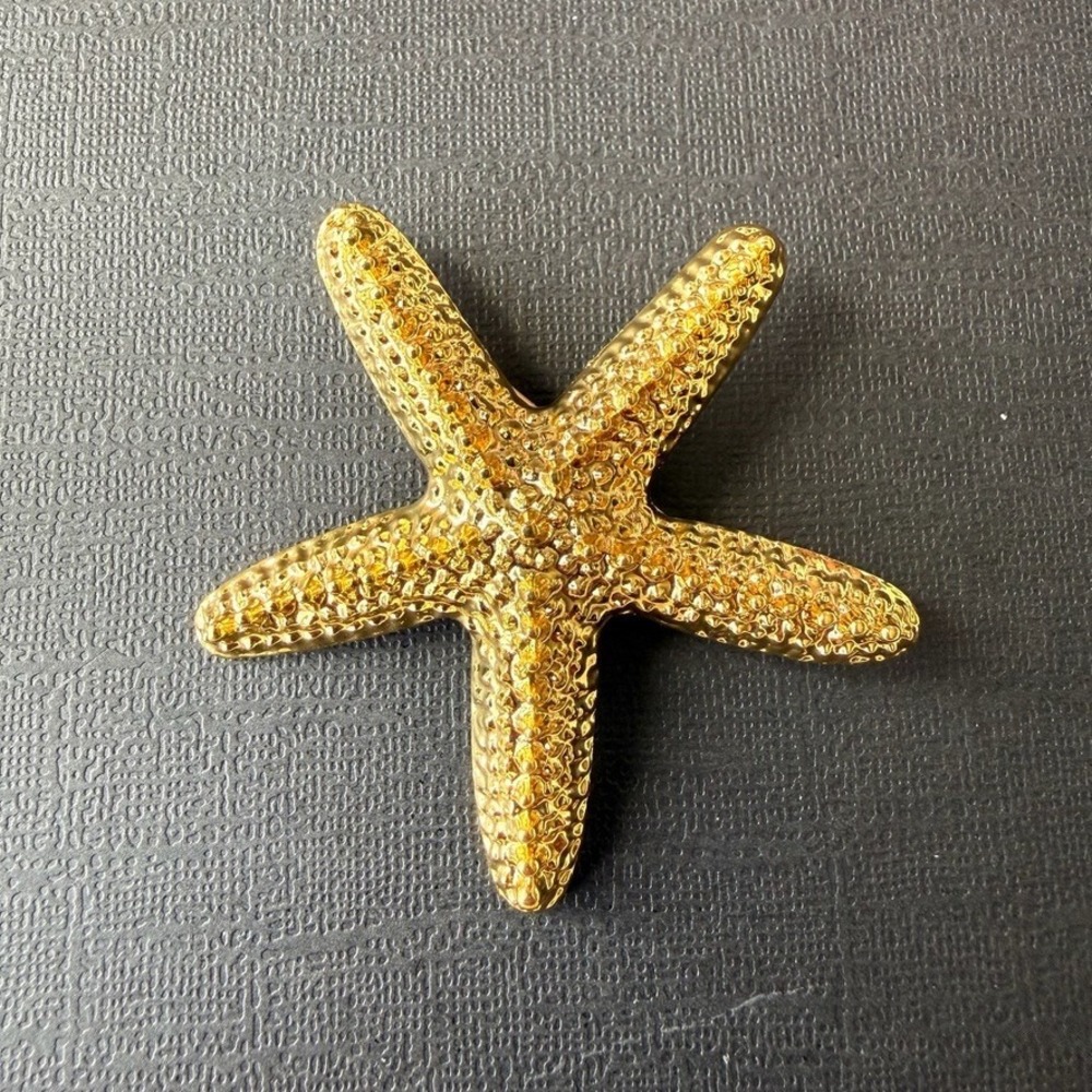 Gold Tone Starfish Brooch Pin Textured Sea Star Coastal Ocean Beach Jewelry